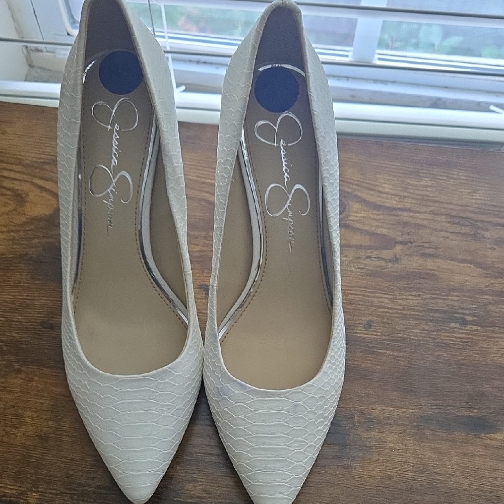 Jessica Simpson Ivory Textured Heels